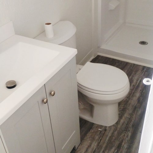 Flooring-By-Designs-Installs-Laminate-Flooring-2