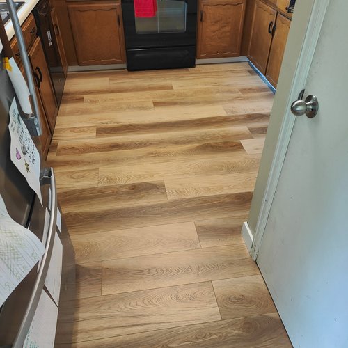 Flooring-By-Designs-Installs-Laminate-Flooring-7